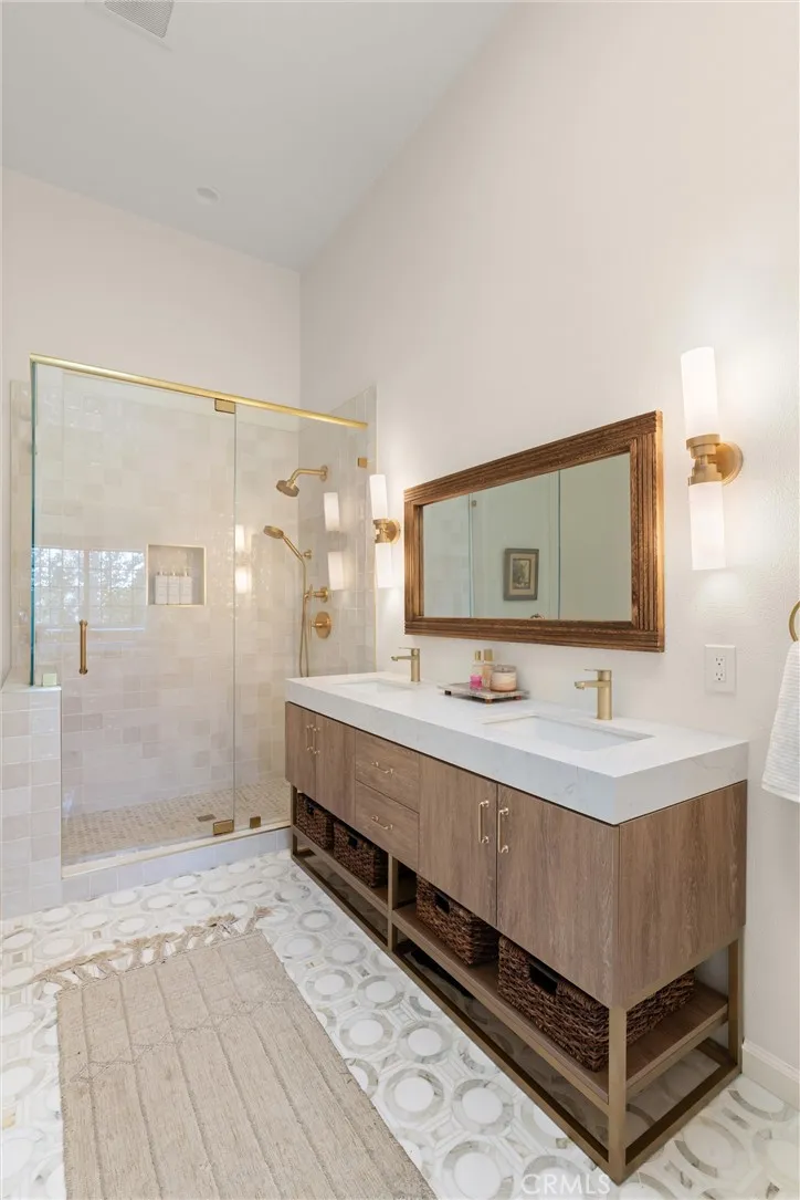 20212 Sealargo Lane 203, Huntington Beach, California 92646 home-pic-27