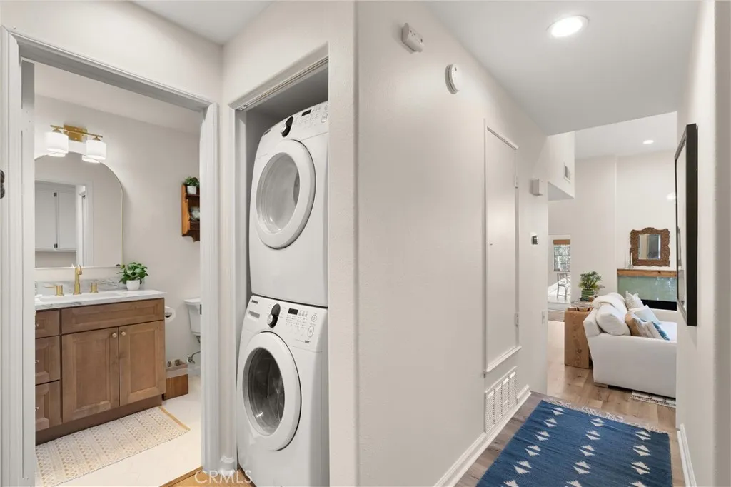 20212 Sealargo Lane 203, Huntington Beach, California 92646 home-pic-22