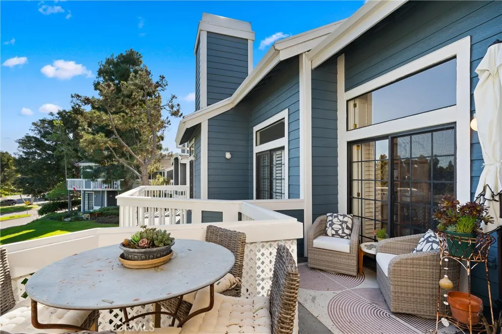 20212 Sealargo Lane 203, Huntington Beach, California 92646 home-pic-17