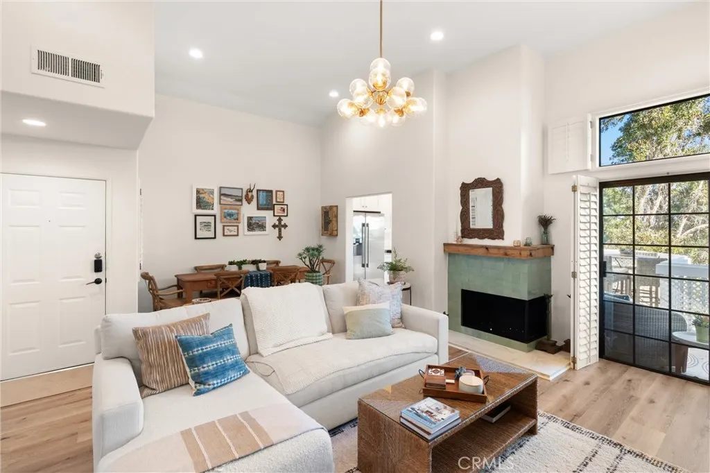 20212 Sealargo Lane 203, Huntington Beach, California 92646 home-pic-9