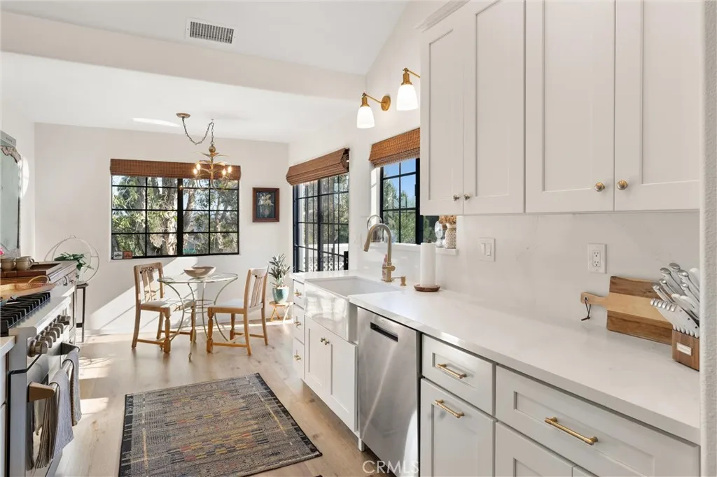 20212 Sealargo Lane 203, Huntington Beach, California 92646 home-pic-2