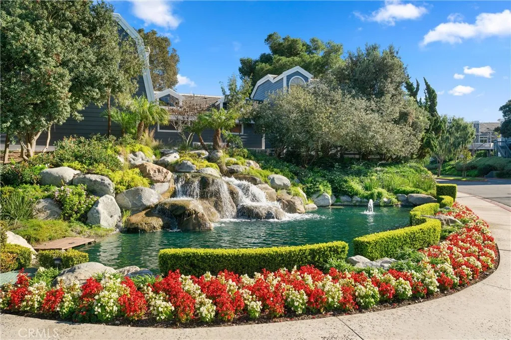 20212 Sealargo Lane 203, Huntington Beach, California 92646 home-pic-37