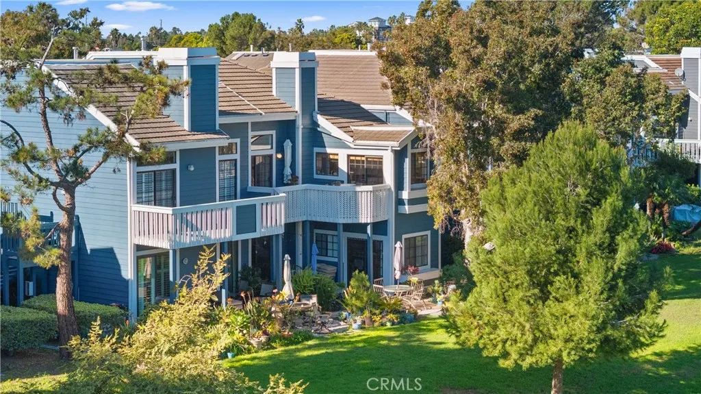20212 Sealargo Lane 203, Huntington Beach, California 92646 home-pic-30