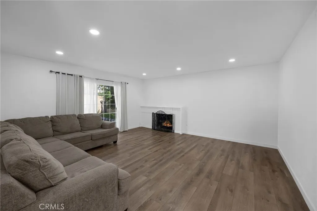 4371 Pearl Court, Cypress, California 90630 home-pic-11