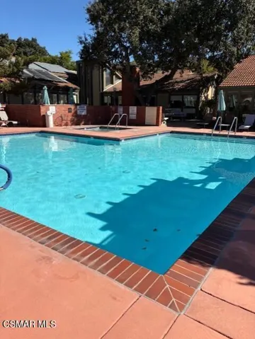 286 23 O Pool