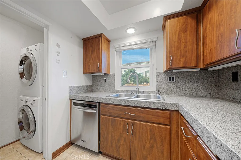 11337 Nebraska, Los Angeles, California 90025 home-pic-16