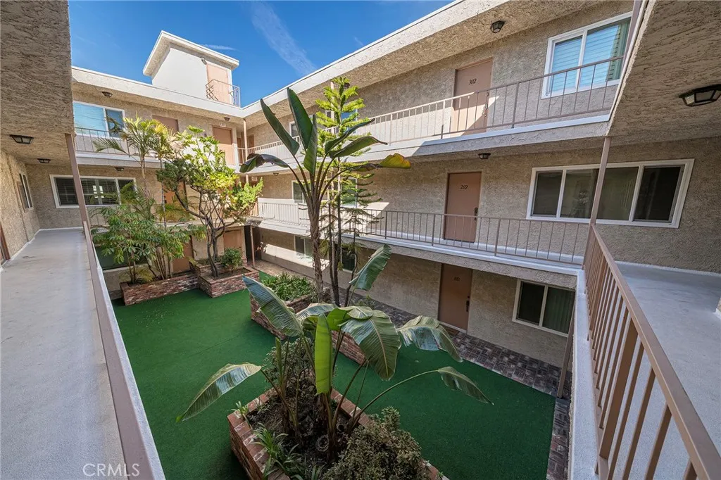 11337 Nebraska, Los Angeles, California 90025 home-pic-6
