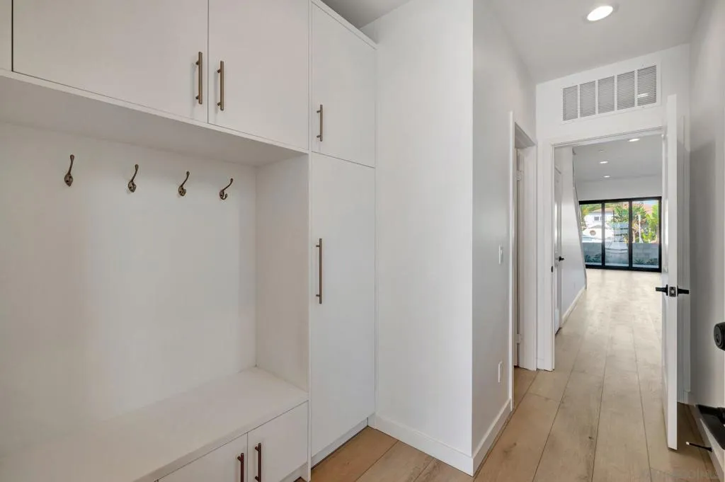 109 Daisy Ave, Imperial Beach, California 91932 home-pic-32