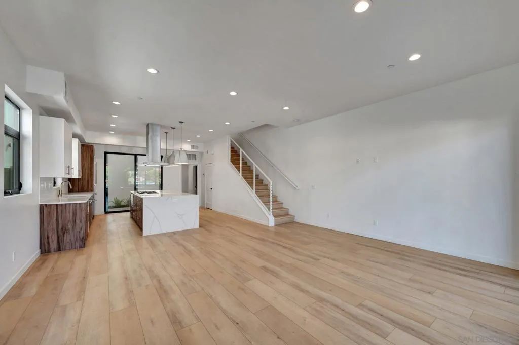 109 Daisy Ave, Imperial Beach, California 91932 home-pic-9