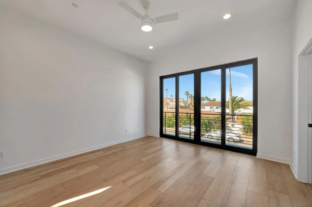 109 Daisy Ave, Imperial Beach, California 91932 home-pic-11
