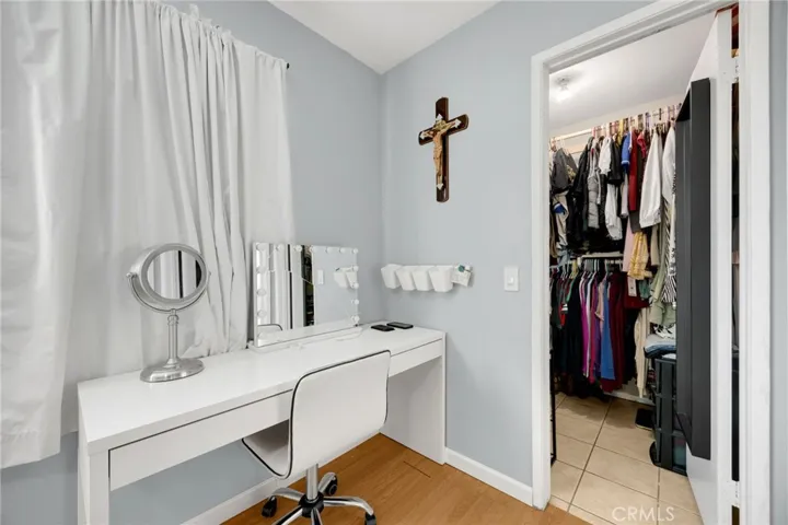 Walk-in closet