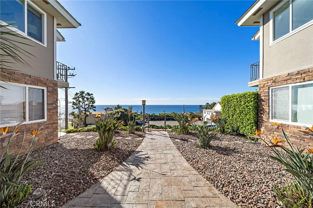 21711 Wesley D, Laguna Beach, California 92651 home-pic-1