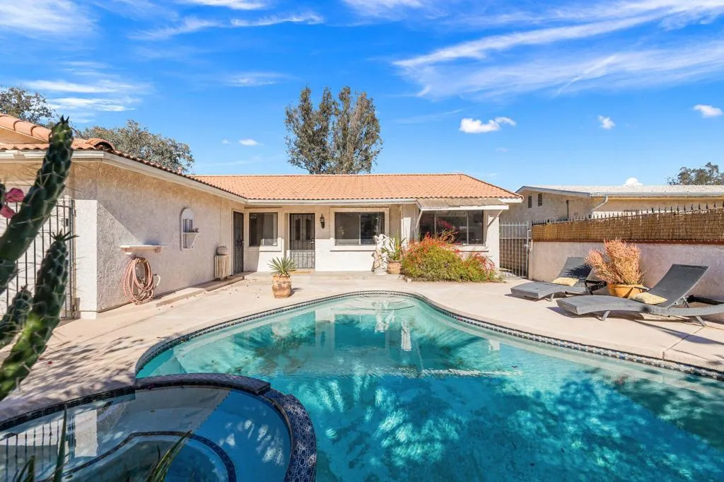 76896 California Drive, Palm Desert, California 92211 home-pic-5
