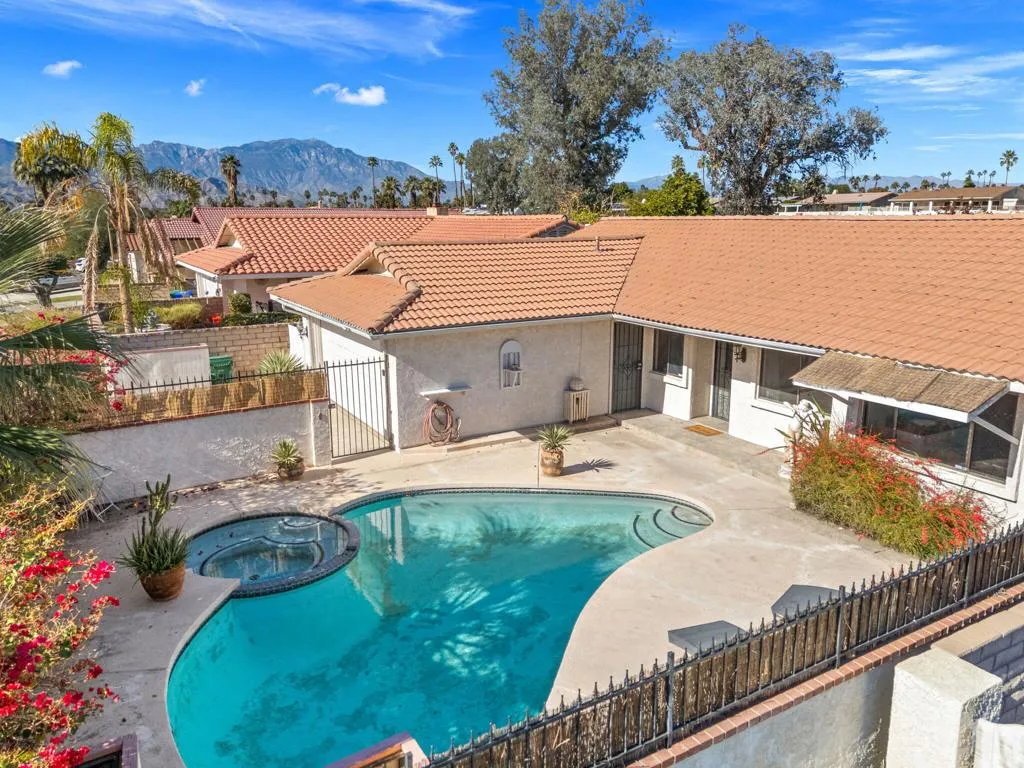 76896 California Drive, Palm Desert, California 92211 home-pic-10