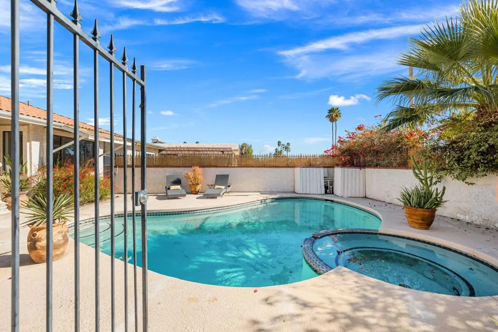 76896 California Drive, Palm Desert, California 92211 home-pic-9