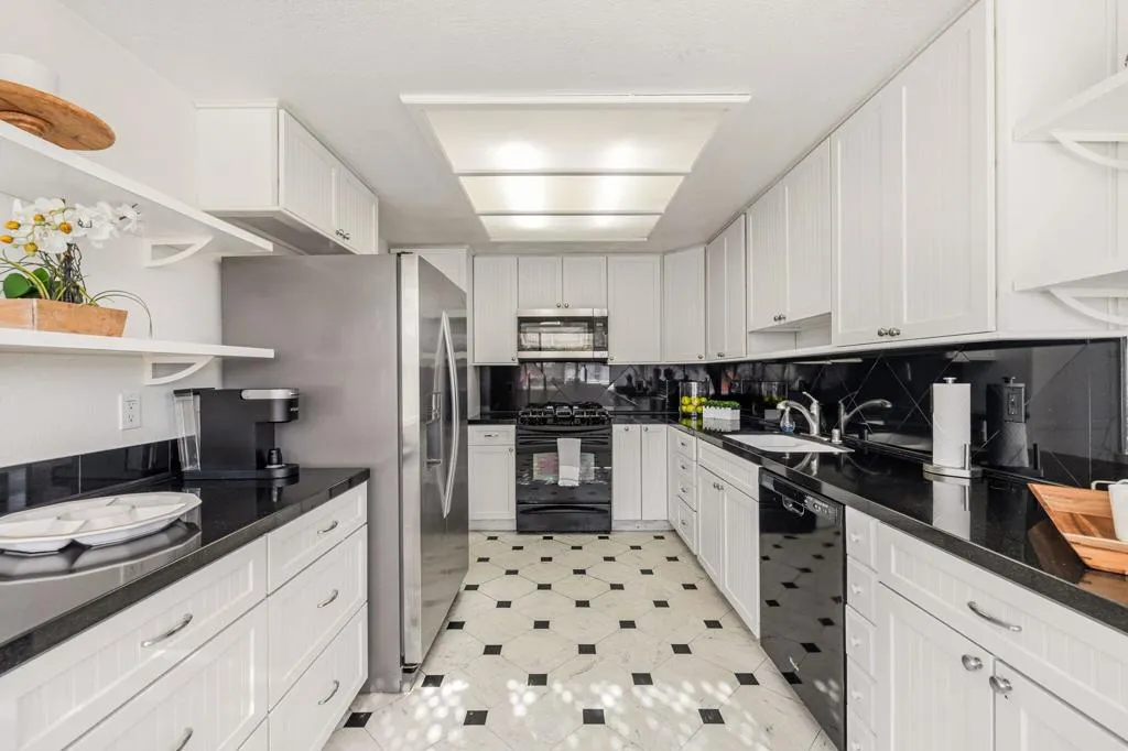 76896 California Drive, Palm Desert, California 92211 home-pic-20