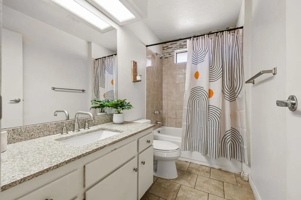 76896 California Drive, Palm Desert, California 92211 home-pic-41