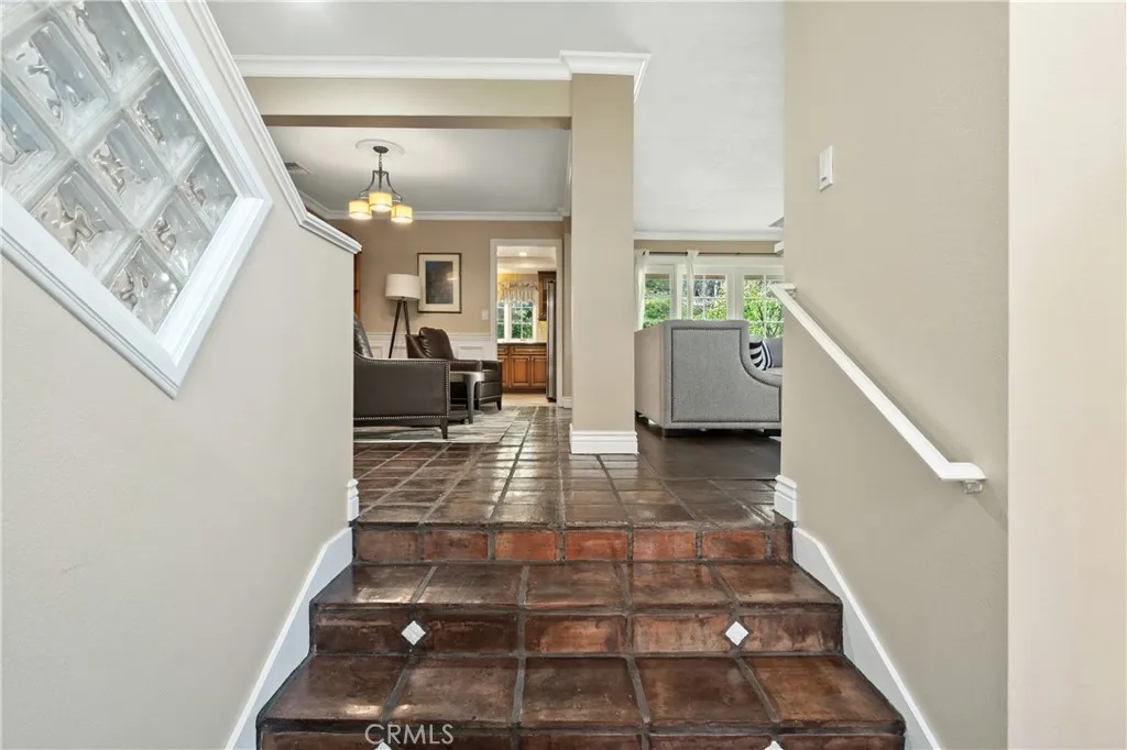 783 North Valley Drive, Westlake Village, California 91362 home-pic-6