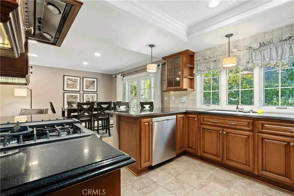 783 North Valley Drive, Westlake Village, California 91362 home-pic-14