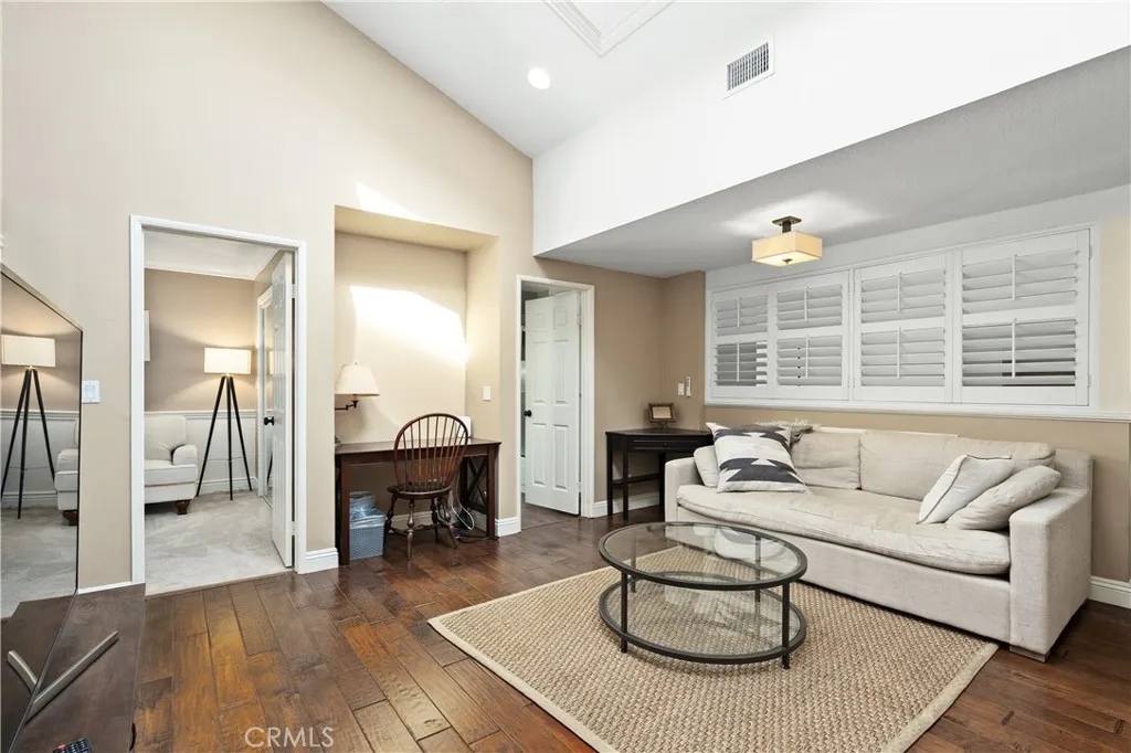 783 North Valley Drive, Westlake Village, California 91362 home-pic-31