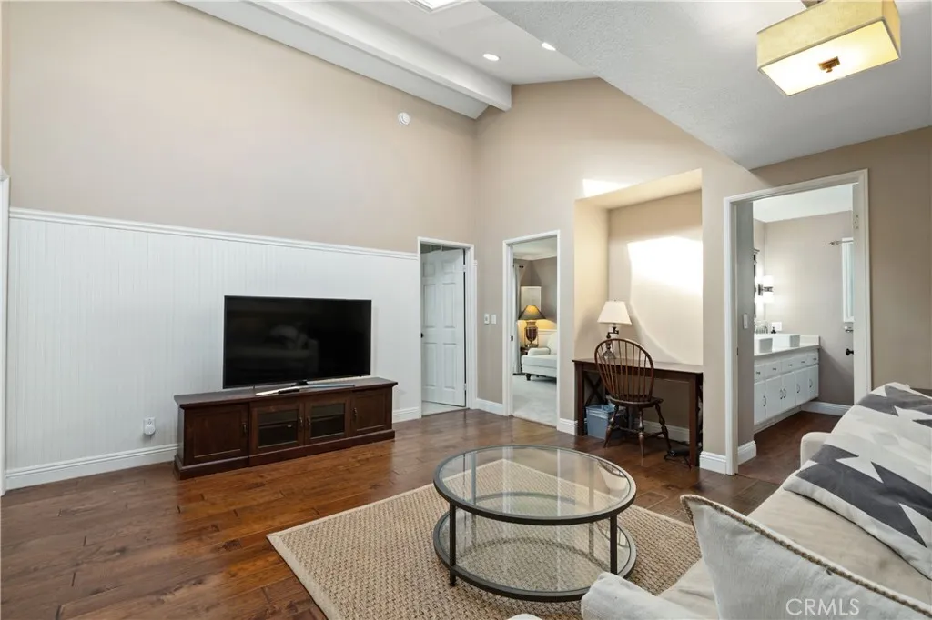 783 North Valley Drive, Westlake Village, California 91362 home-pic-30