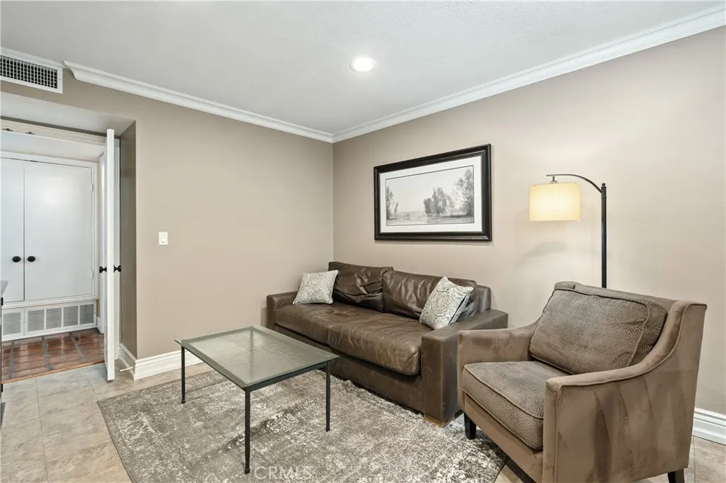 783 North Valley Drive, Westlake Village, California 91362 home-pic-21