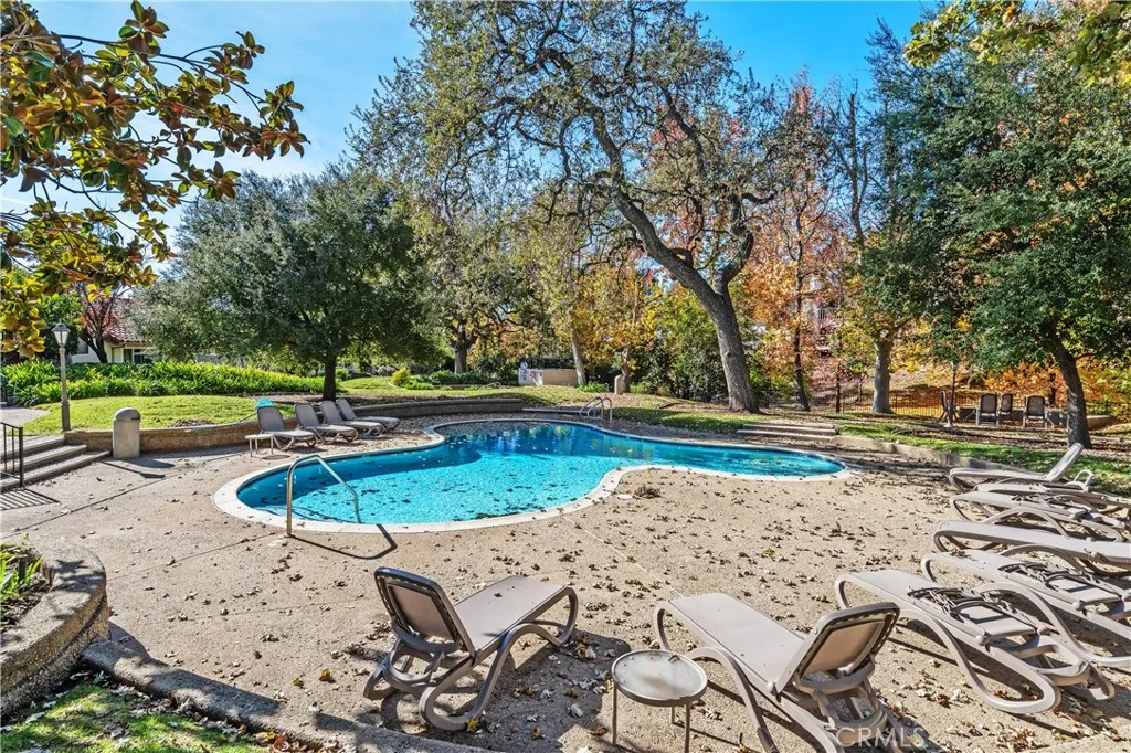 783 North Valley Drive, Westlake Village, California 91362 home-pic-43