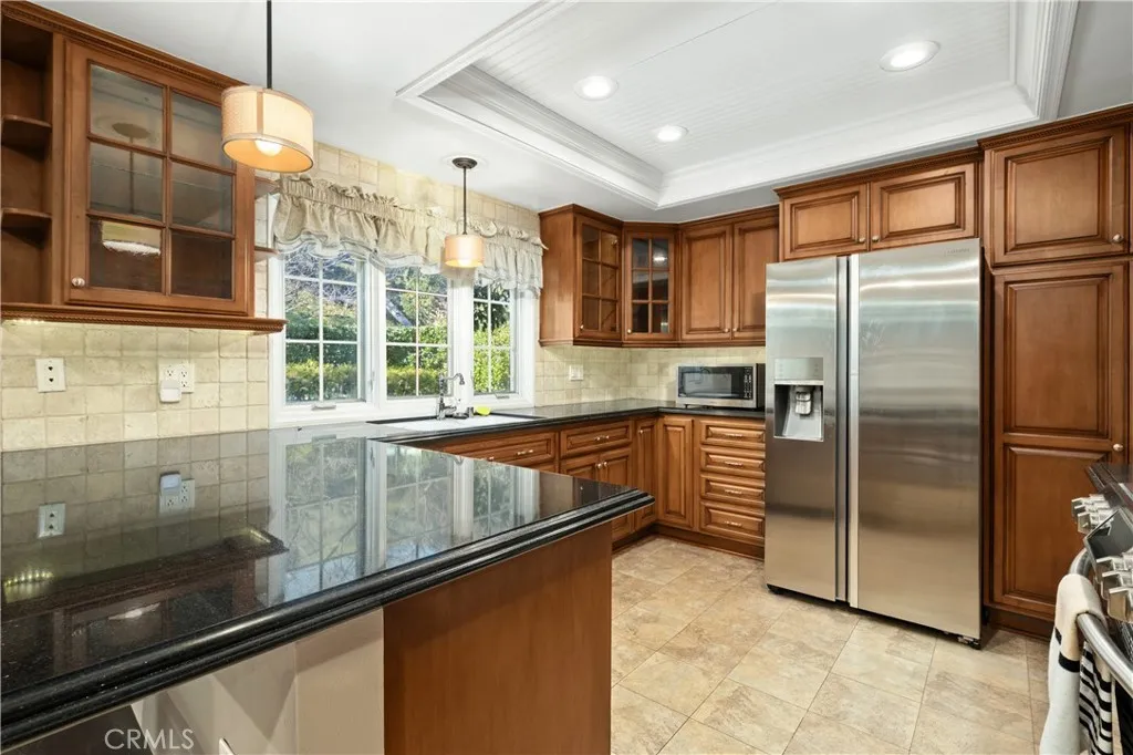 783 North Valley Drive, Westlake Village, California 91362 home-pic-18