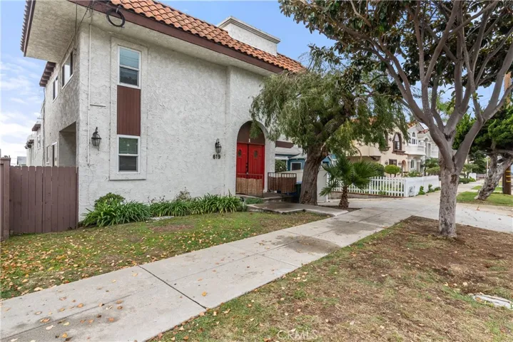 619 N Lucia Avenue N 1, Redondo Beach, California 90277