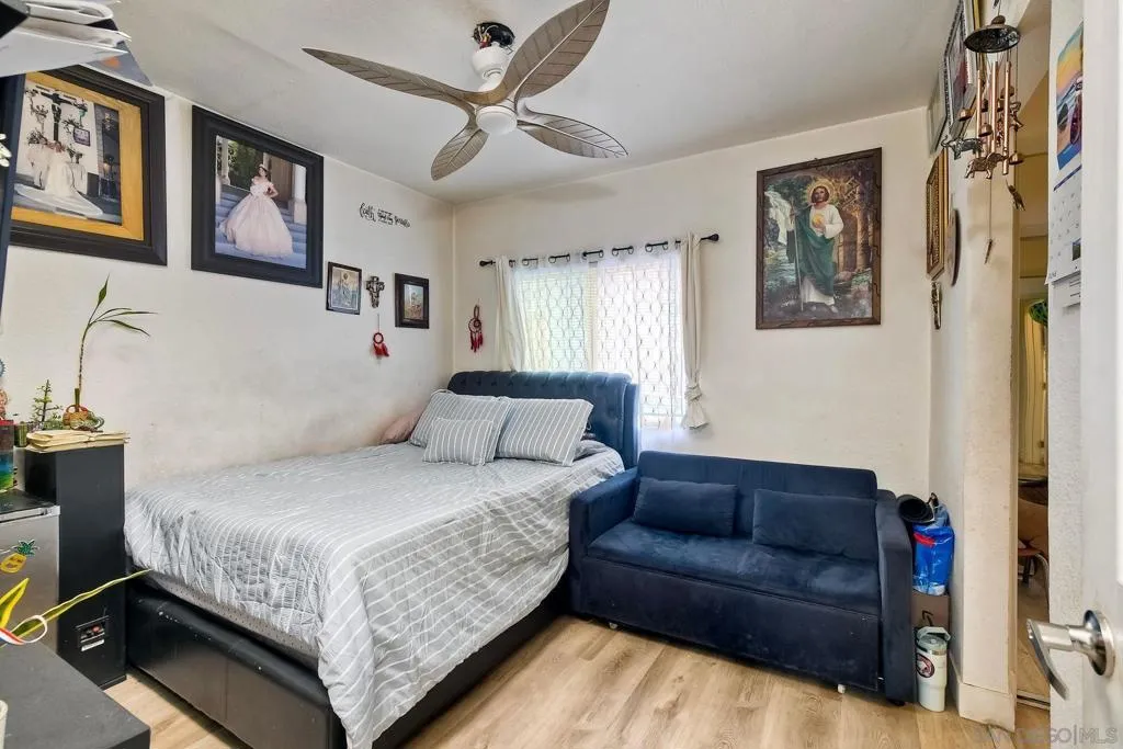 325 Gloria St, San Diego, California 92113 home-pic-19