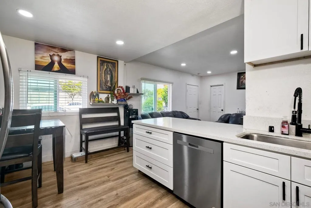 325 Gloria St, San Diego, California 92113 home-pic-15