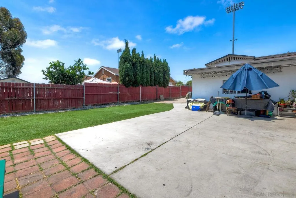 325 Gloria St, San Diego, California 92113 home-pic-7