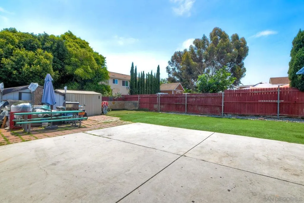 325 Gloria St, San Diego, California 92113 home-pic-10