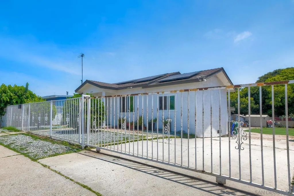 325 Gloria St, San Diego, California 92113 home-pic-29
