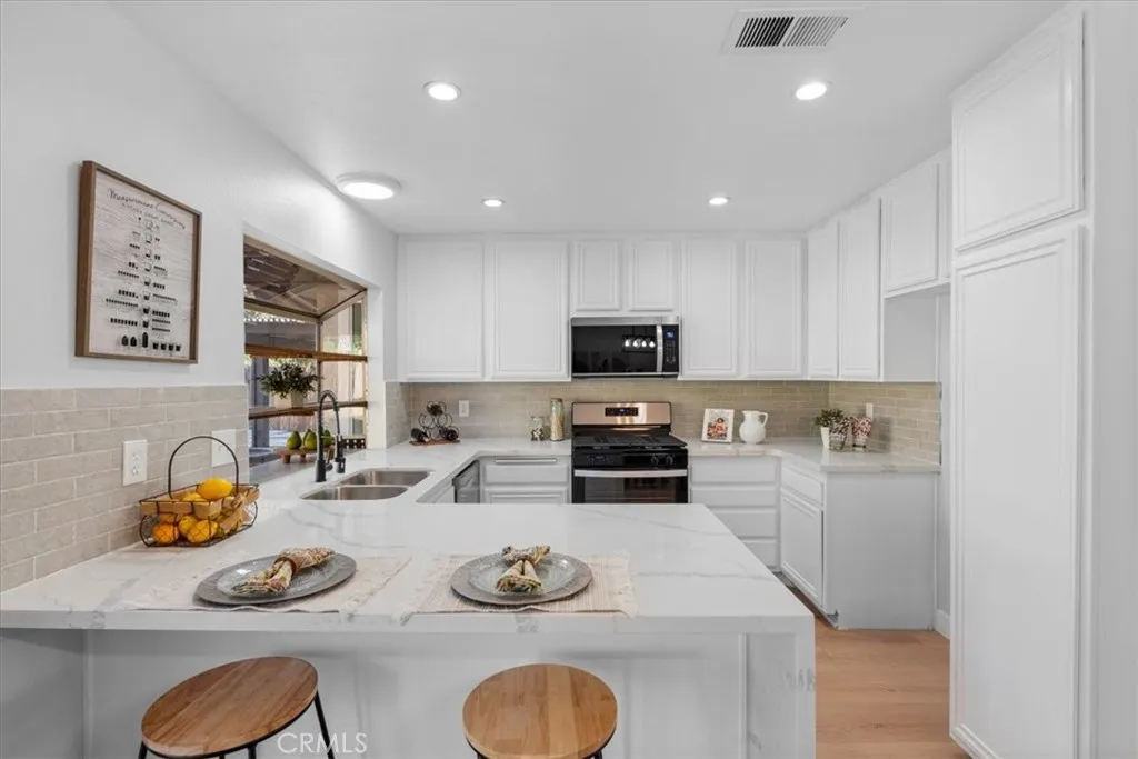 11328 Green Glen, Moreno Valley, California 92557 home-pic-8