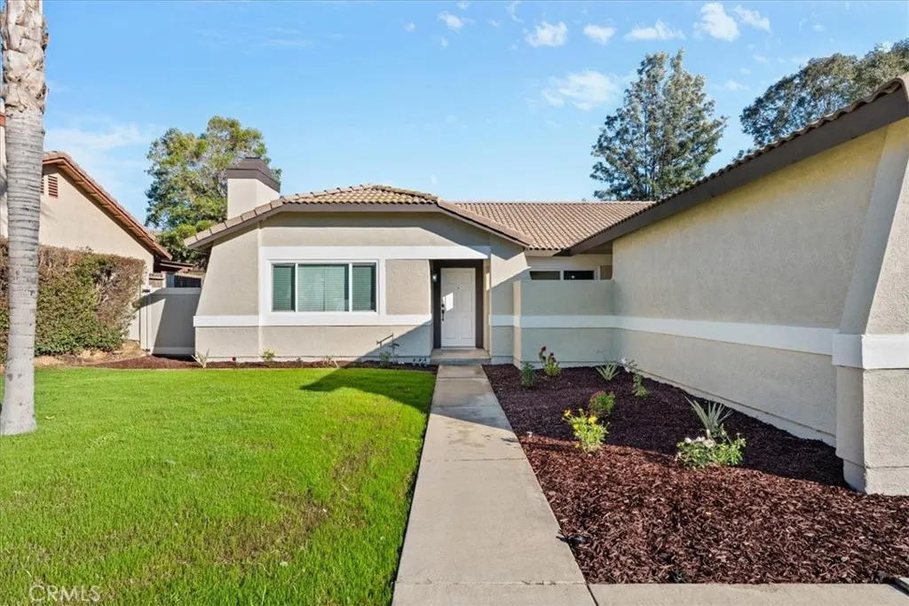 11328 Green Glen, Moreno Valley, California 92557 home-pic-4