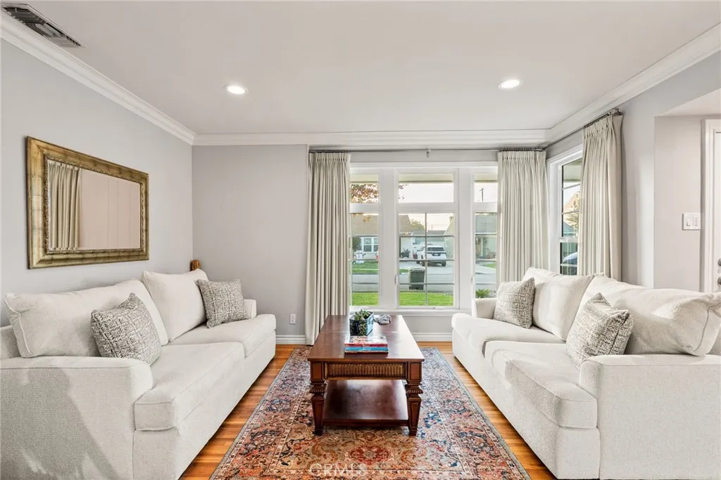 5932 Eastbrook, Lakewood, California 90713 home-pic-1