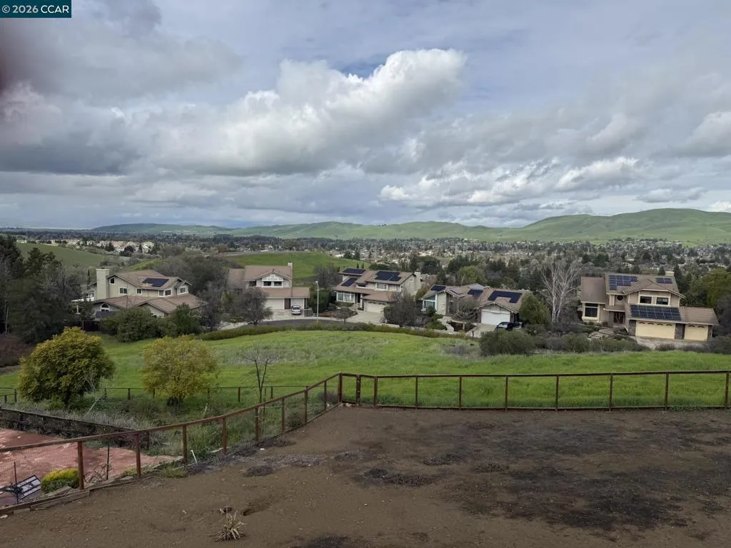 1109 1109 Vista Point Ln, Concord, California 94521 home-pic-7