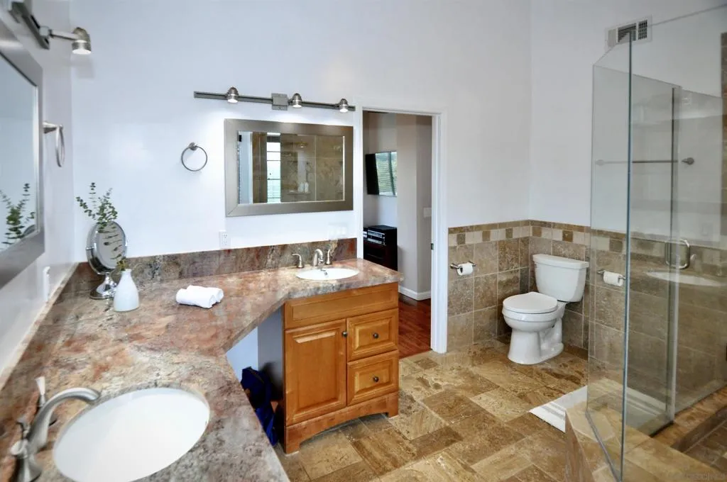 1400 Darwin Dr, Oceanside, California 92056 home-pic-30
