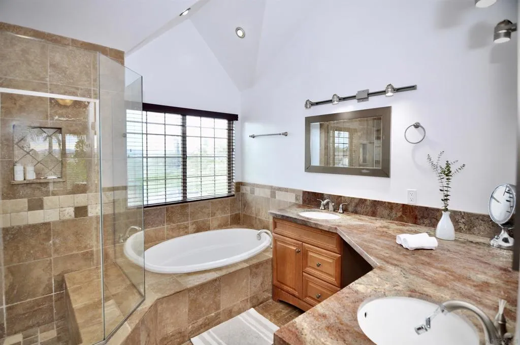 1400 Darwin Dr, Oceanside, California 92056 home-pic-28