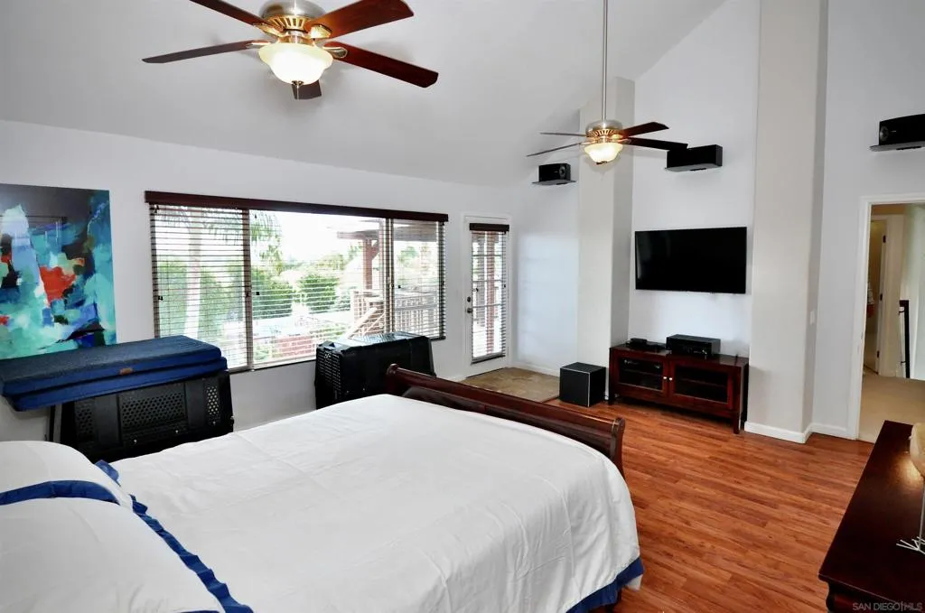 1400 Darwin Dr, Oceanside, California 92056 home-pic-24