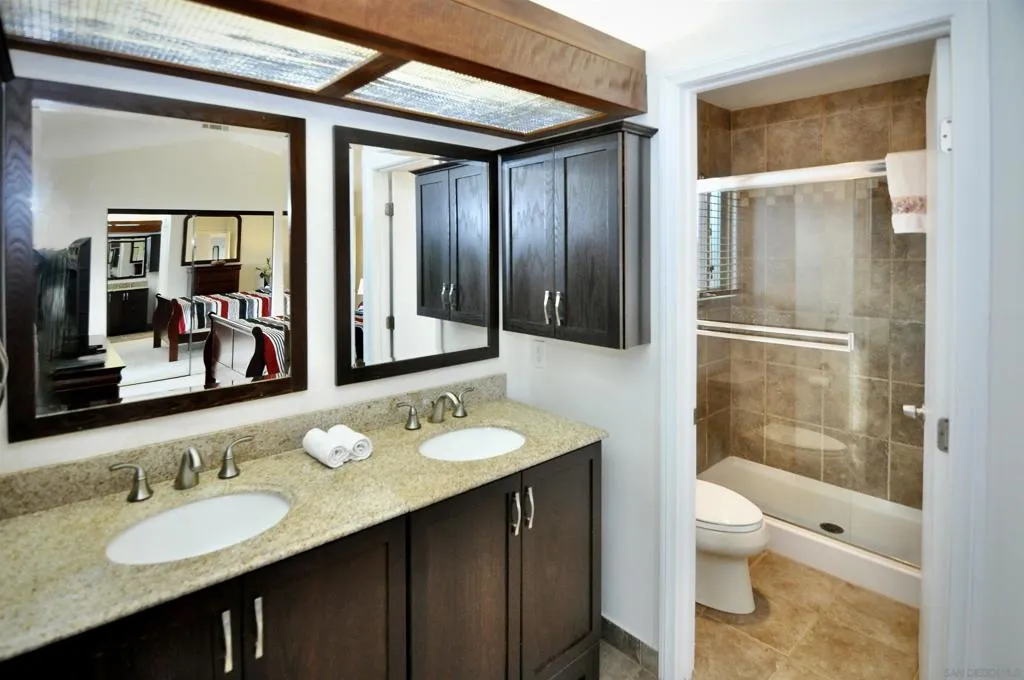 1400 Darwin Dr, Oceanside, California 92056 home-pic-17