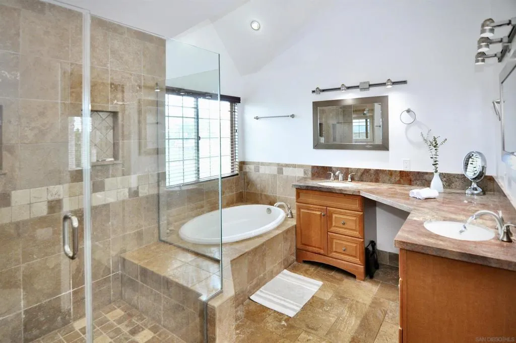 1400 Darwin Dr, Oceanside, California 92056 home-pic-27