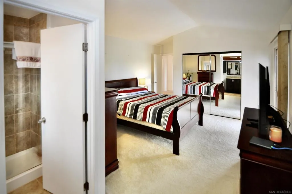 1400 Darwin Dr, Oceanside, California 92056 home-pic-16