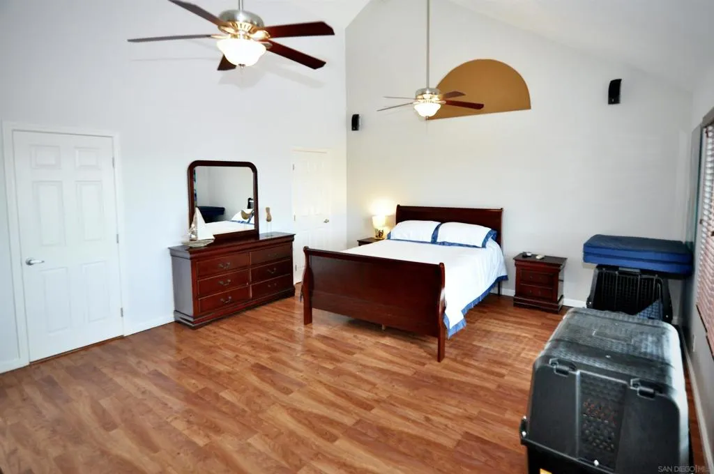 1400 Darwin Dr, Oceanside, California 92056 home-pic-23