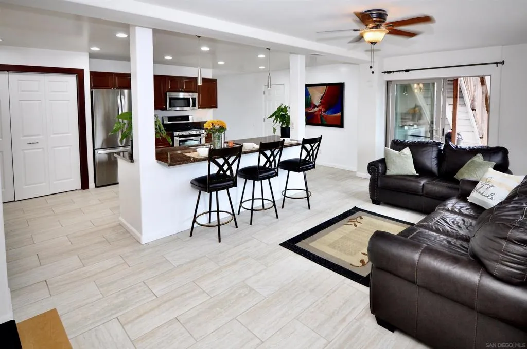 1400 Darwin Dr, Oceanside, California 92056 home-pic-8