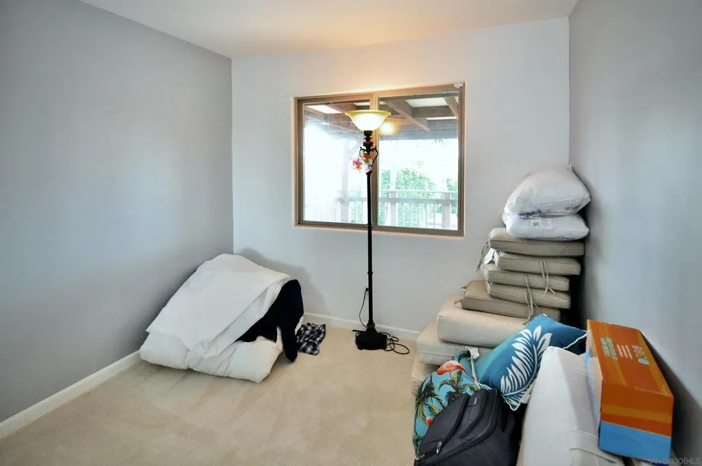 1400 Darwin Dr, Oceanside, California 92056 home-pic-19
