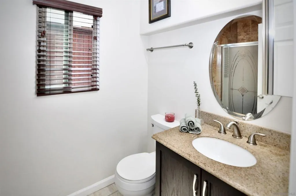 1400 Darwin Dr, Oceanside, California 92056 home-pic-12