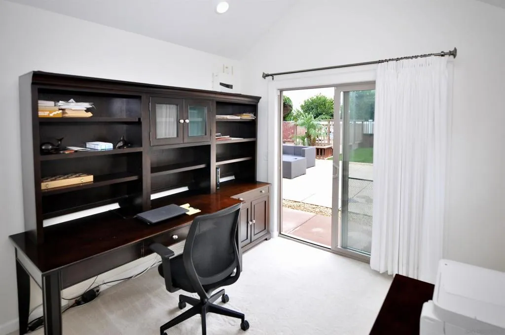 1400 Darwin Dr, Oceanside, California 92056 home-pic-11