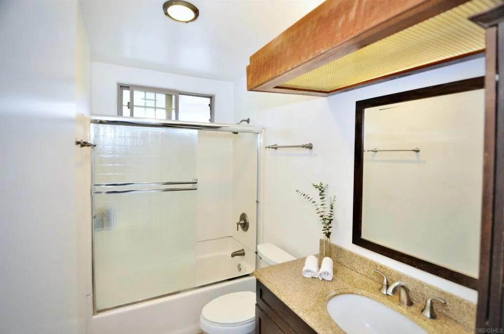 1400 Darwin Dr, Oceanside, California 92056 home-pic-20